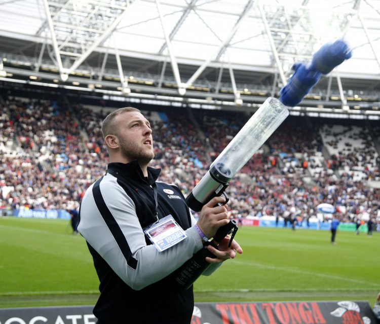 Tshirtgun.co.uk provided MicroMini T-shirt cannon hire and crew to help support Saracens in their game at The London Stadium against Harlequins